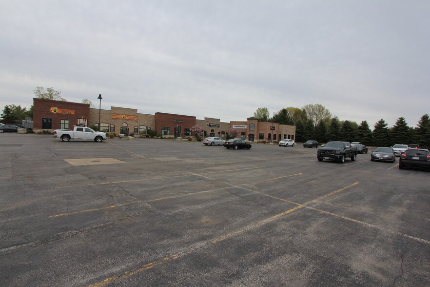 More Photos Of 1700 Sand Acres Dr, De Pere Storefront Retail Office For Lease