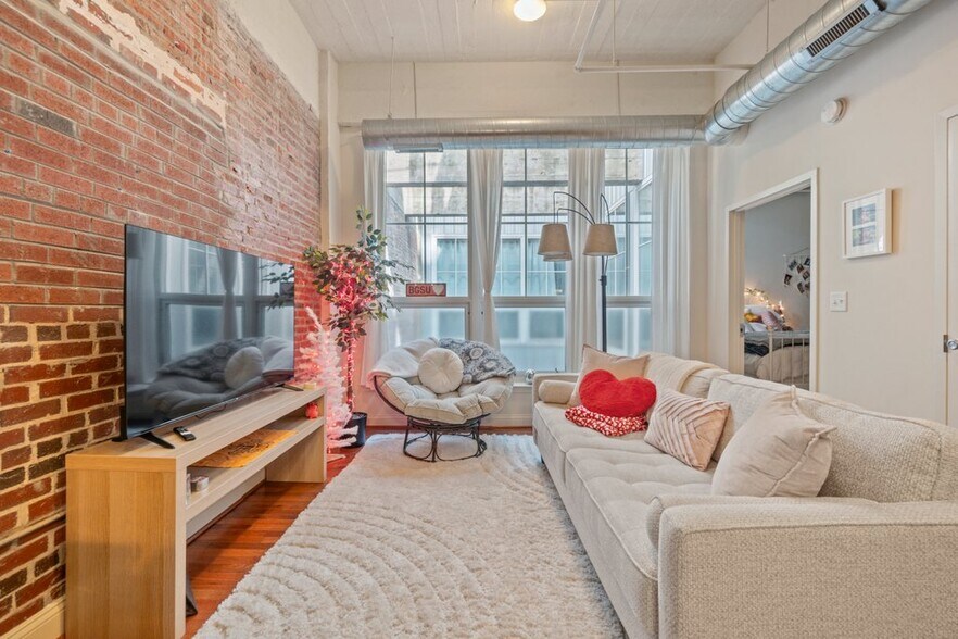 More Photos Of 311-313 W Baltimore St, Baltimore Apartments For Sale