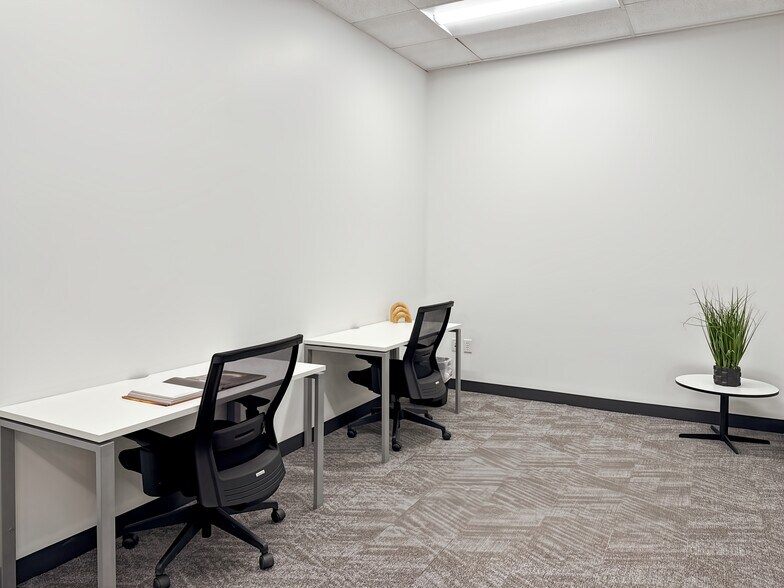 More Photos Of 1904 W Parkside Ln, Phoenix Coworking Space