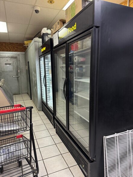 More Photos Of 155 Main St, Oaks General Retail For Sale