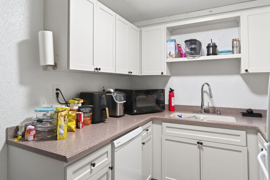 More Photos Of 109 Tabor Dr, Crossville Industrial For Sale