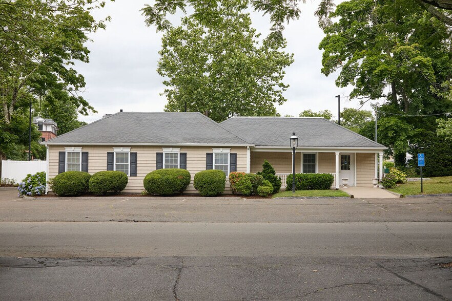 More Photos Of 8-10 John St, Southport Medical For Lease