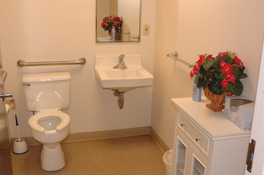 More Photos Of 4944 Ver Plank Rd, Clay Light Manufacturing For Sale