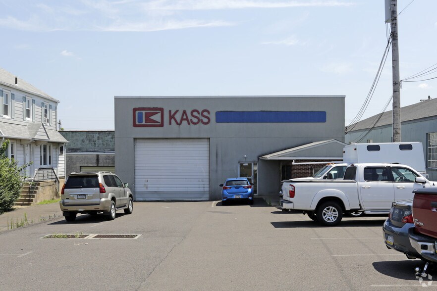 More Photos Of 2669 Bristol Pike, Bensalem Warehouse For Sale