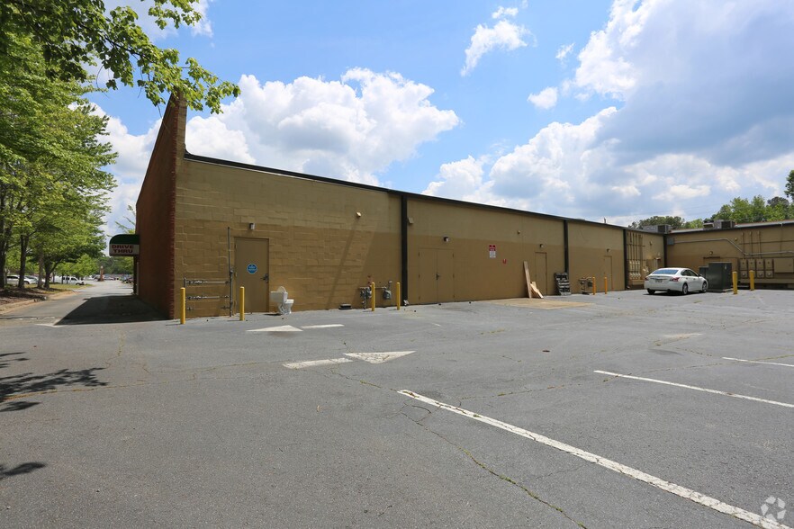 More Photos Of 4647-4699 Sandy Plains Rd, Roswell Unknown For Lease