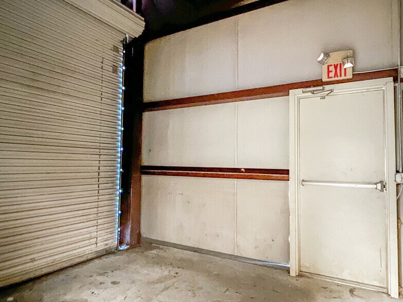 More Photos Of 108 Business Park Dr, Denham Springs Medical For Lease