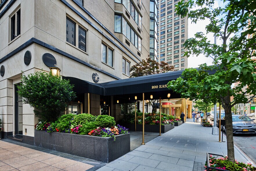 More Photos Of 205 E 64th St, New York Hotel For Lease