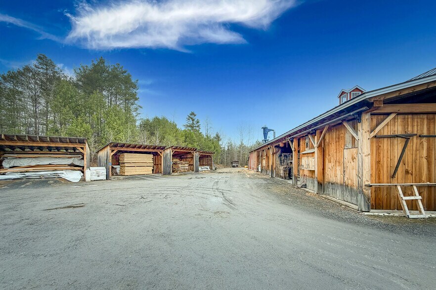 More Photos Of 4663 US-2, East Montpelier General Retail For Sale