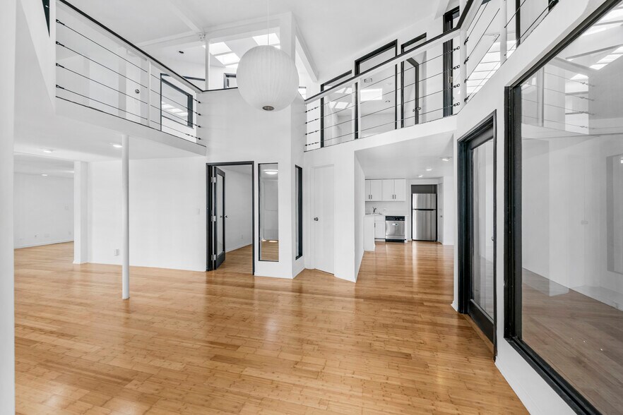 More Photos Of 1350-1352 Abbot Kinney Blvd, Venice Loft Creative Space For Lease