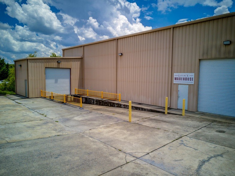 More Photos Of 108 Kelly Rd, Niceville Showroom For Lease