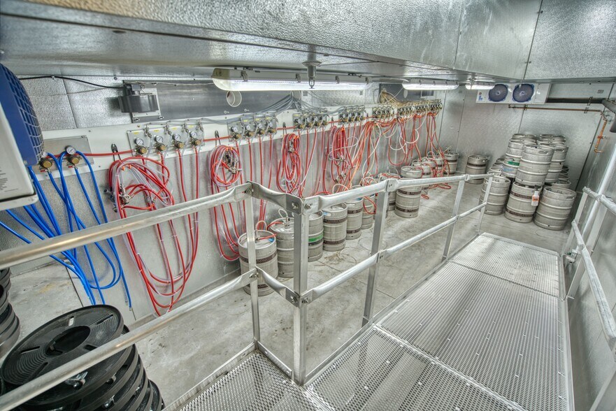 More Photos Of 1725 Vista View Dr, Longmont Restaurant For Sale