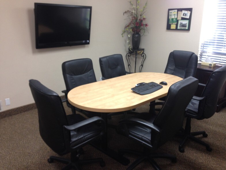 More Photos Of 200 W Parrish Ln, Centerville Office For Lease