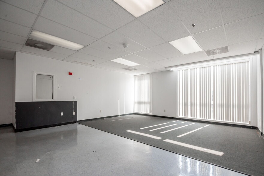More Photos Of 908 Churchmans Road Ext, New Castle Office For Lease