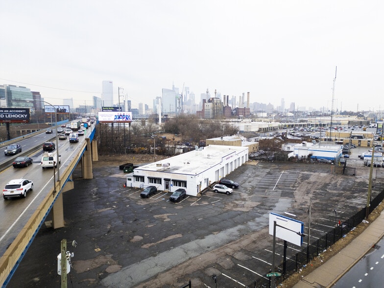 More Photos Of 3111 Grays Ferry Ave, Philadelphia Service For Sale