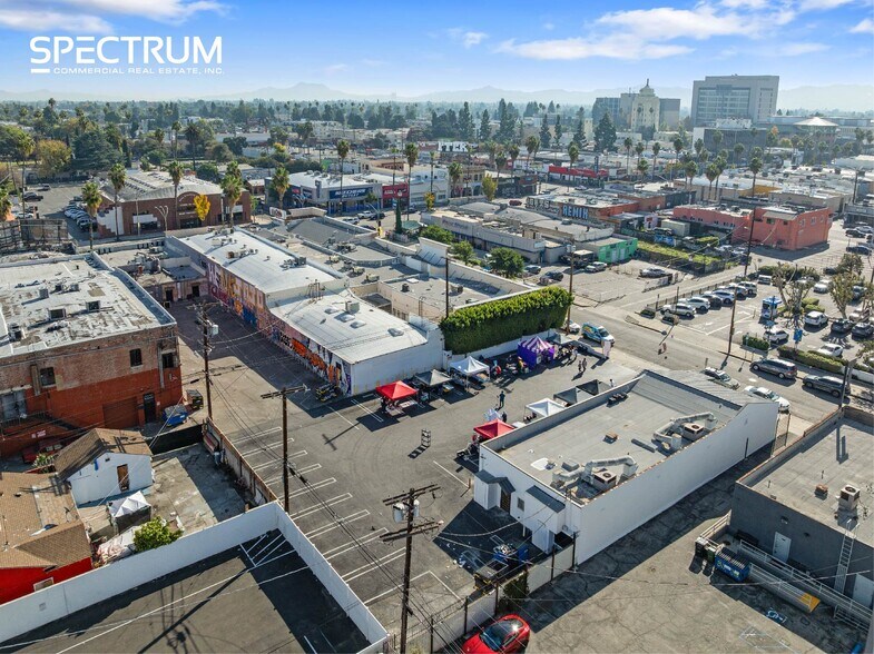 More Photos Of 6451-6453 Van Nuys Blvd, Van Nuys Storefront For Lease