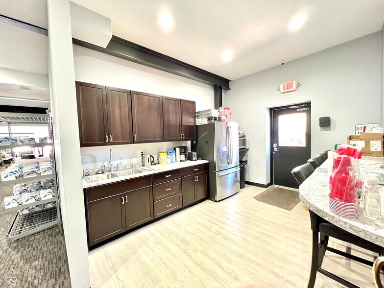 More Photos Of 9-11 American Legion Pl, Greenfield Office For Sale