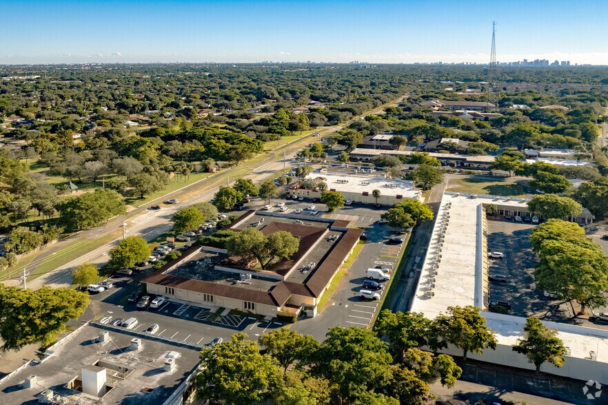 More Photos Of 7390 NW 5th St, Plantation Unknown For Lease