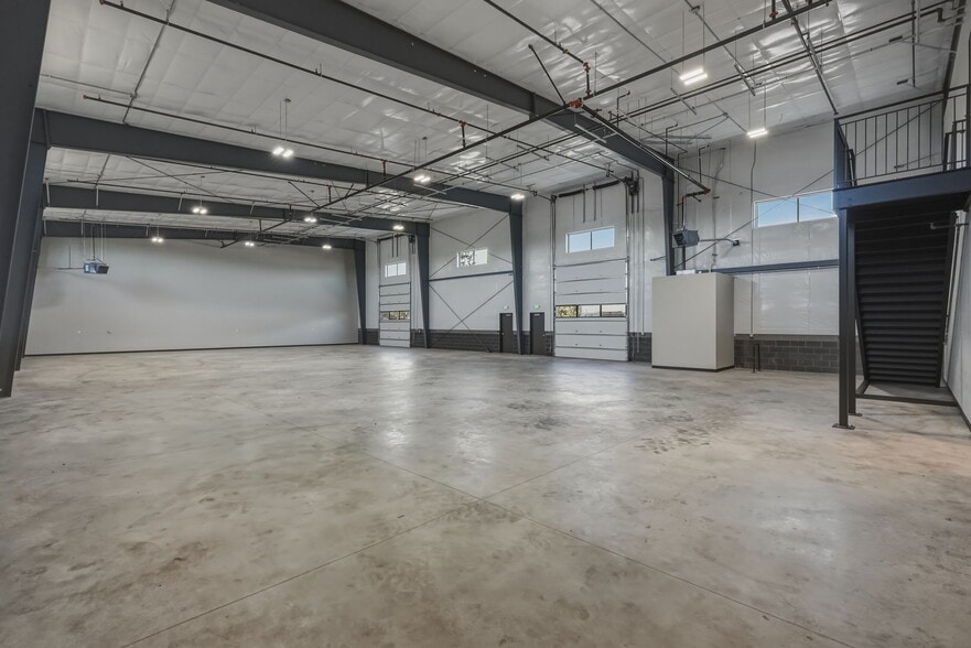 More Photos Of 20723 Brinson Blvd, Bend Light Manufacturing For Lease