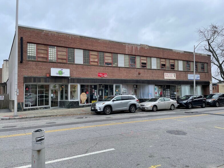 More Photos Of 30-44 East Ave, Pawtucket Storefront Retail Office For Lease