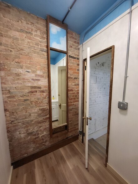 More Photos Of 101-103 W Main St, Manchester General Retail For Sale