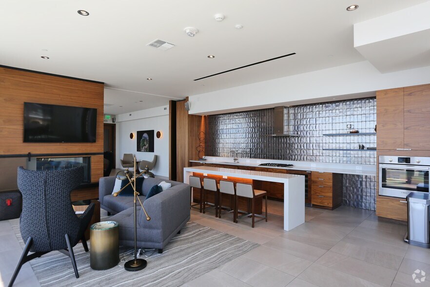 More Photos Of 1430 2nd Ave, Seattle Apartments For Lease