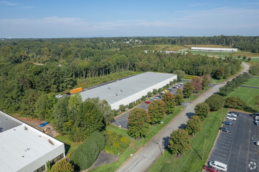 More Photos Of 111 Corporate Dr, Spartanburg Research And Development For Lease