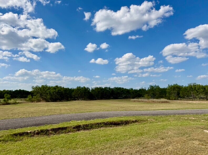 More Photos Of 14951 Interstate 35 Expy, Moore Flex For Sale