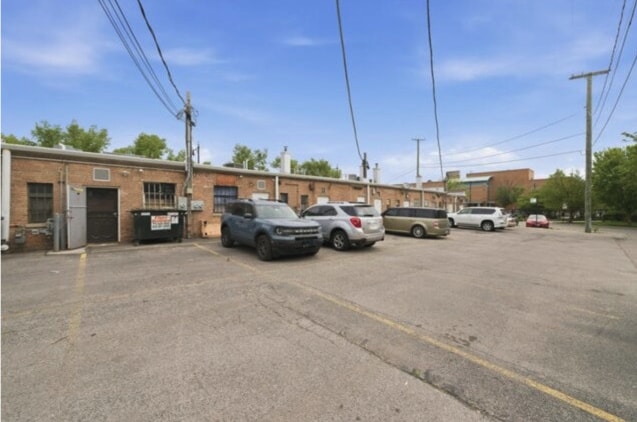 More Photos Of 5337-5353 W Devon Ave, Chicago Storefront Retail Office For Sale
