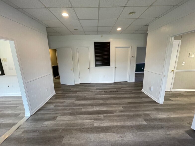 More Photos Of 105 Old Epps Bridge Rd, Athens Office For Lease