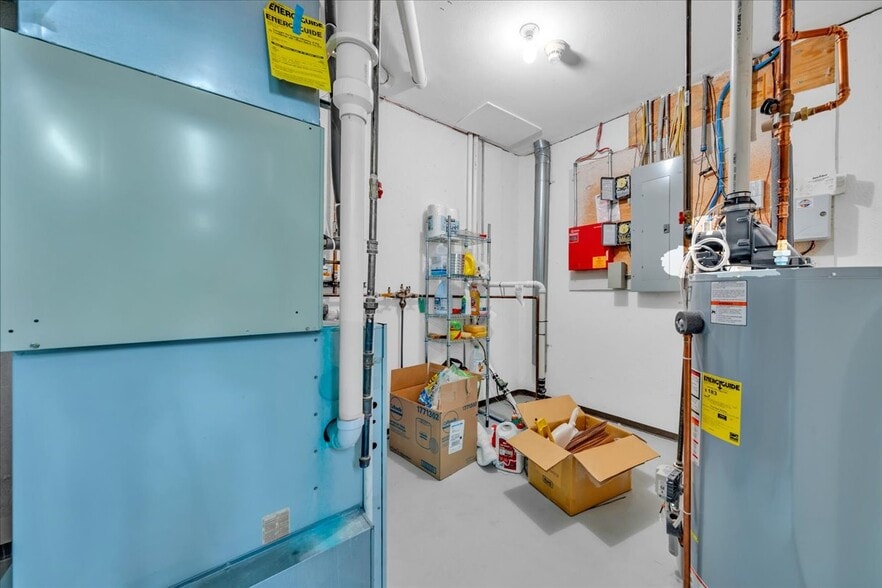 More Photos Of 907 W 14 Mile Rd, Clawson Office For Sale