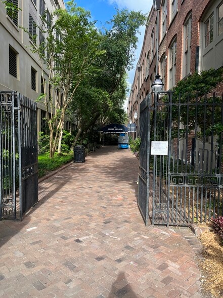 More Photos Of 171 Church St, Charleston Office For Sale