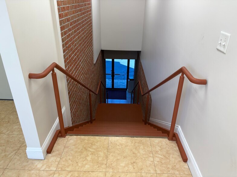 More Photos Of 399 Oak St, South Amboy Flex For Lease