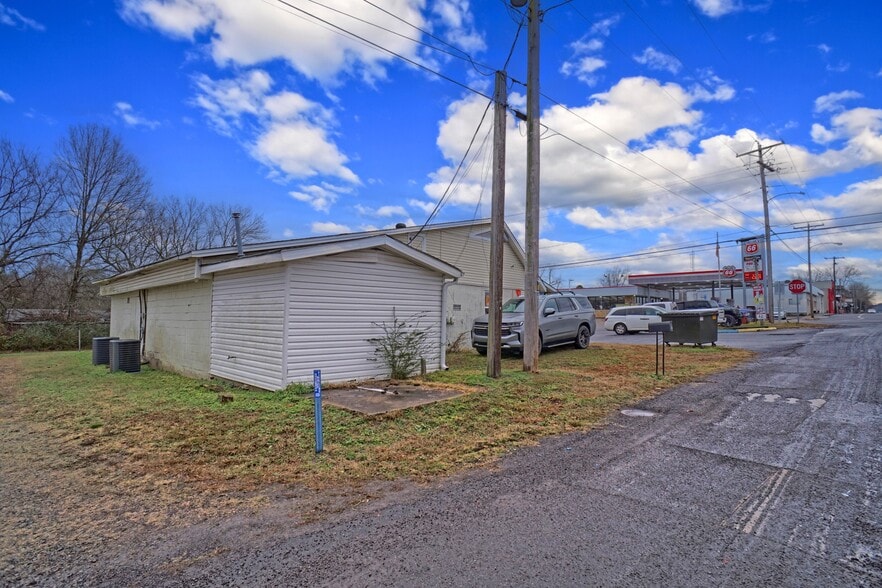 More Photos Of 10 Camp St, Dover Storefront For Sale