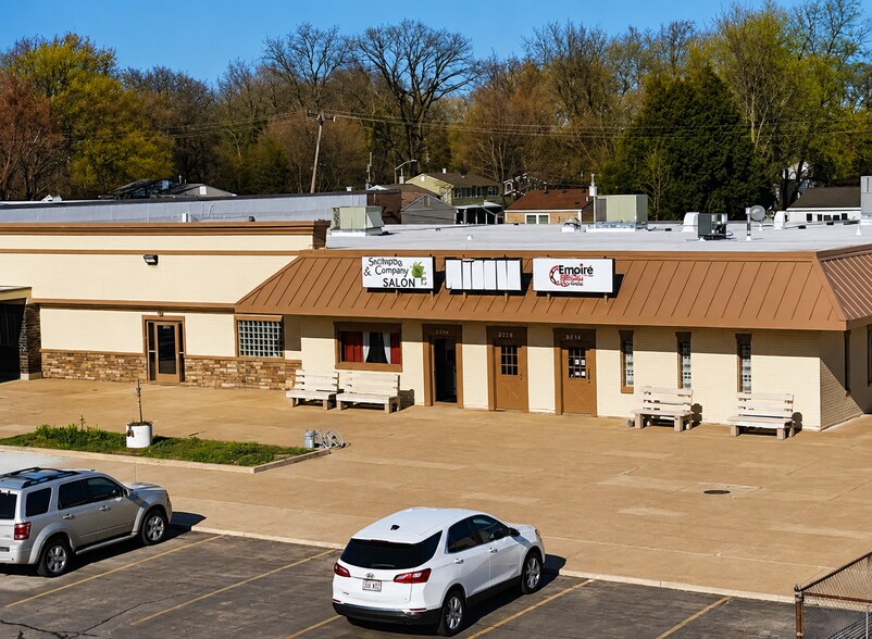 More Photos Of 6204 N Summit St, Toledo Unknown For Lease