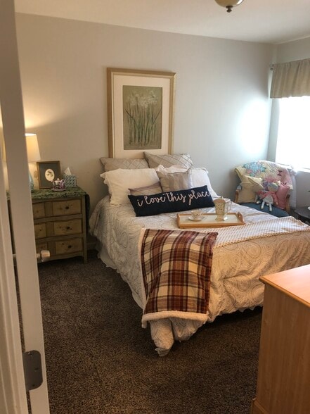 More Photos Of 142 W Columbia Rd, Thousand Oaks Healthcare For Sale