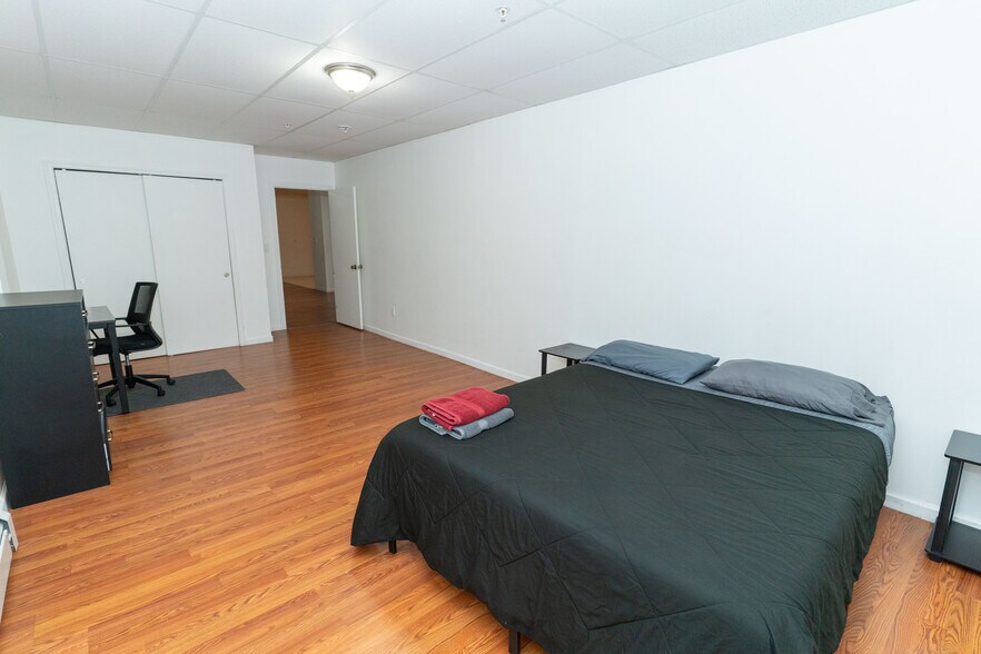 More Photos Of 1166-1168 E Jersey St, Elizabeth Storefront Retail Residential For Sale