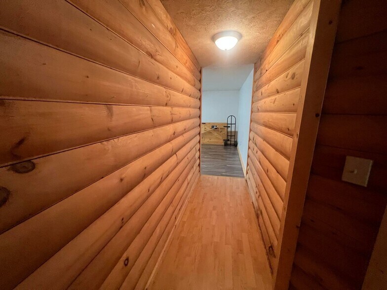 More Photos Of 380 S Main St, De Graff Light Manufacturing For Sale