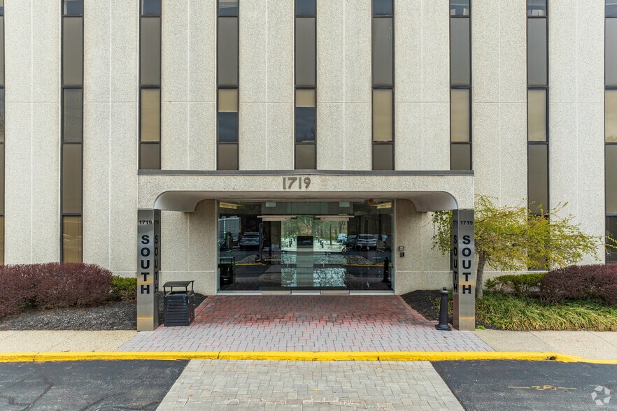 More Photos Of 1719 State Route 10, Parsippany Office For Lease