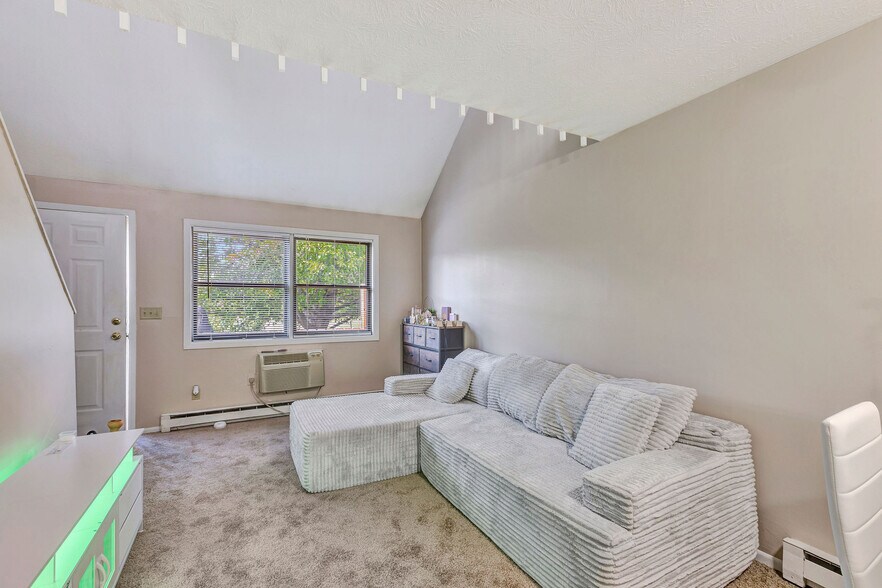 More Photos Of 207 W Funderburg Rd, Fairborn Apartments For Sale
