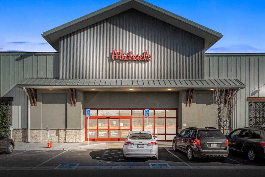 More Photos Of 308 Soscol Ave, Napa Department Store For Lease