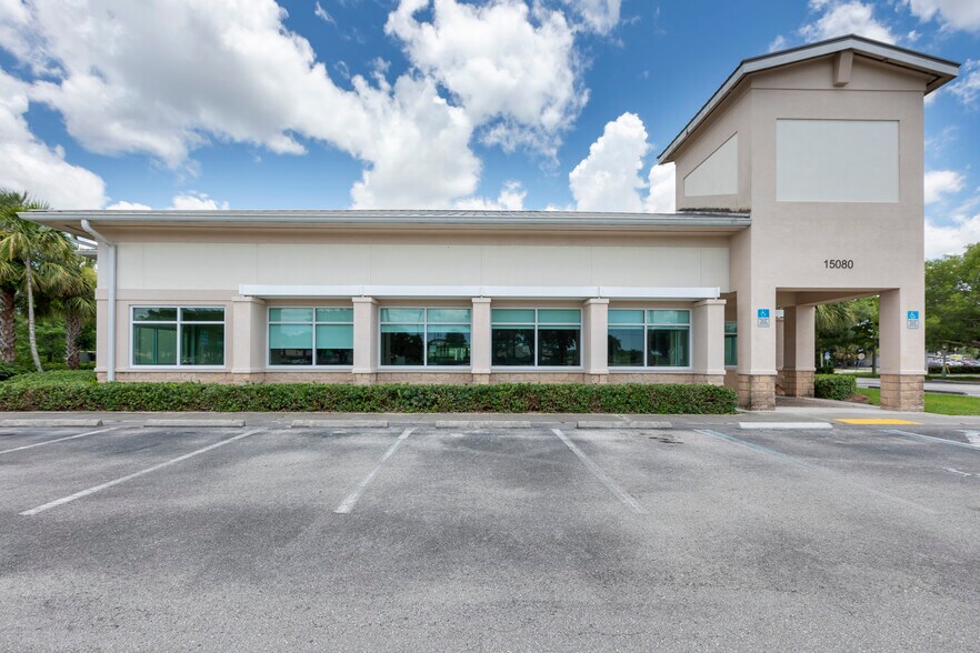 More Photos Of 15080 N Cleveland Ave, North Fort Myers Bank For Lease
