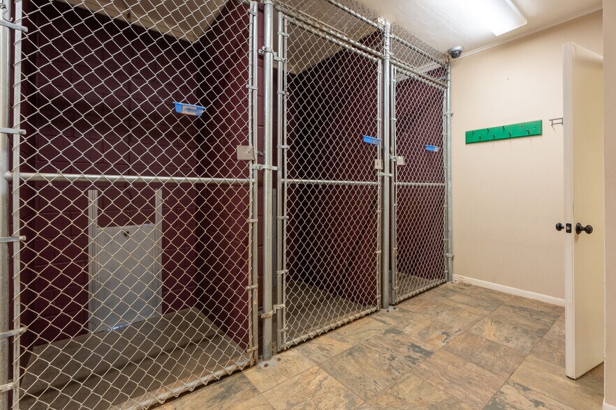 More Photos Of 3815 Troup Hwy, Tyler Medical For Sale