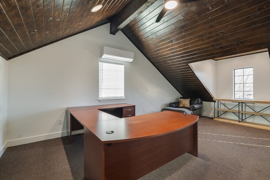 More Photos Of 9416 N Nichols Rd, The Village Office For Lease