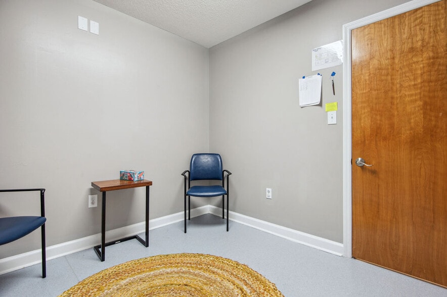 More Photos Of 217-219 Station St, Jacksonville Medical For Sale