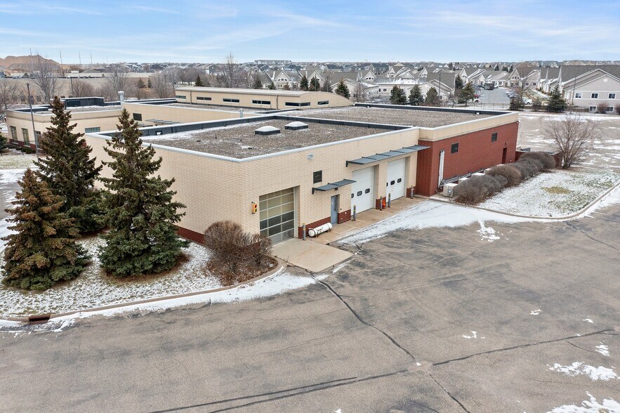 More Photos Of 11180 86th Ave N, Osseo Flex For Sale