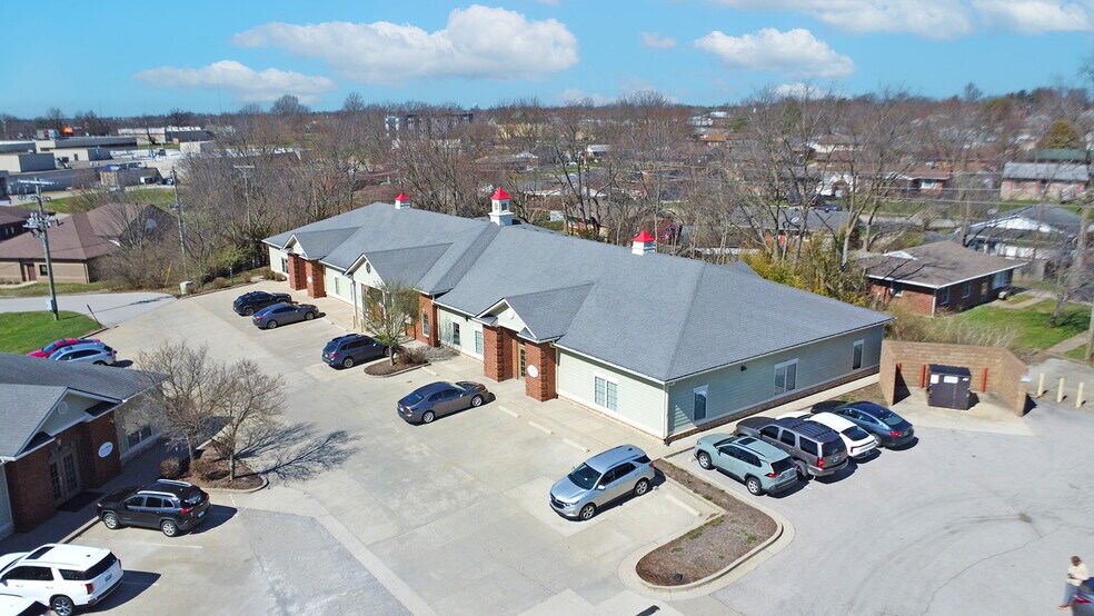 More Photos Of 105 Windsor Path, Georgetown Medical For Lease