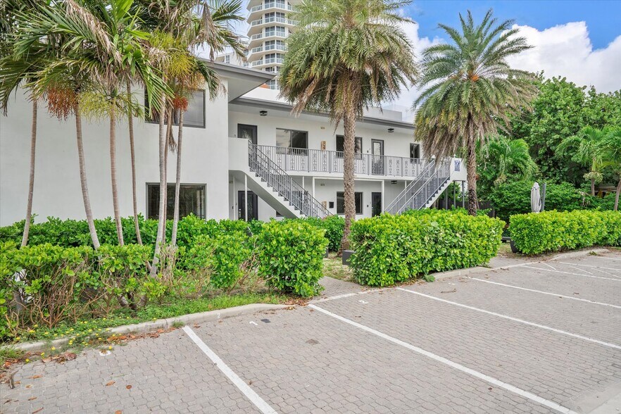 More Photos Of 333 Walnut St, Hollywood Hotel For Sale