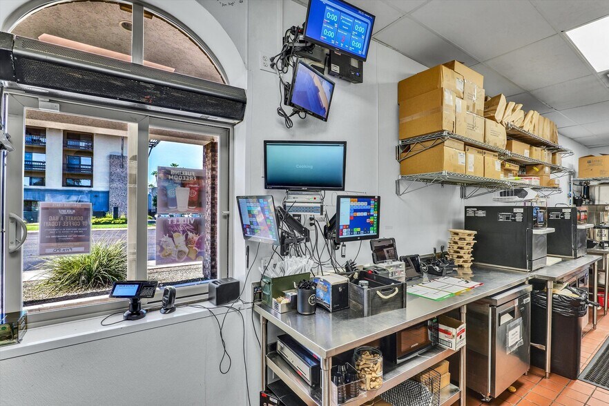 More Photos Of 4126 E Indian School Rd, Phoenix Fast Food For Lease