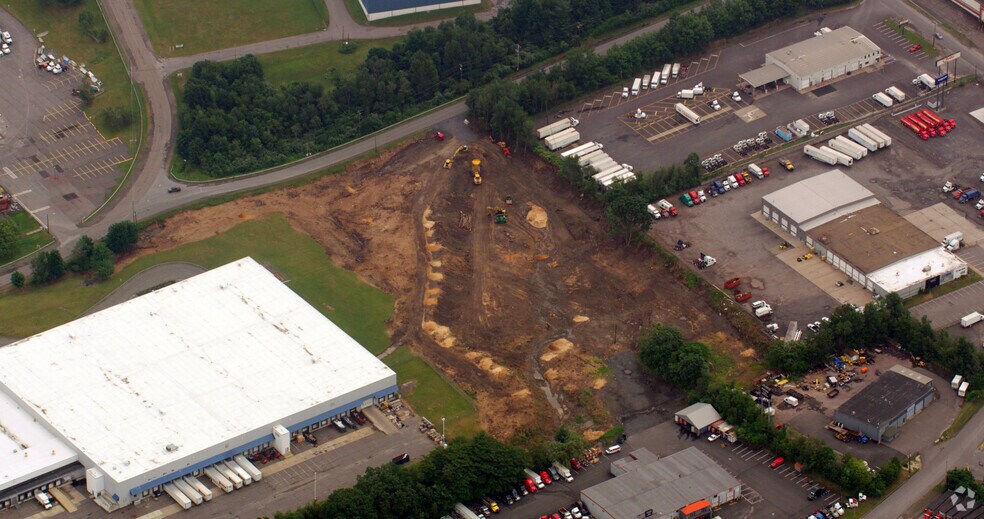 More Photos Of 100 Keystone Industrial Park, Dunmore Distribution For Lease