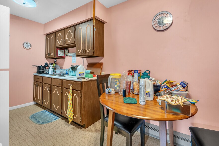 More Photos Of 100 E Market St, Piper City Apartments For Sale